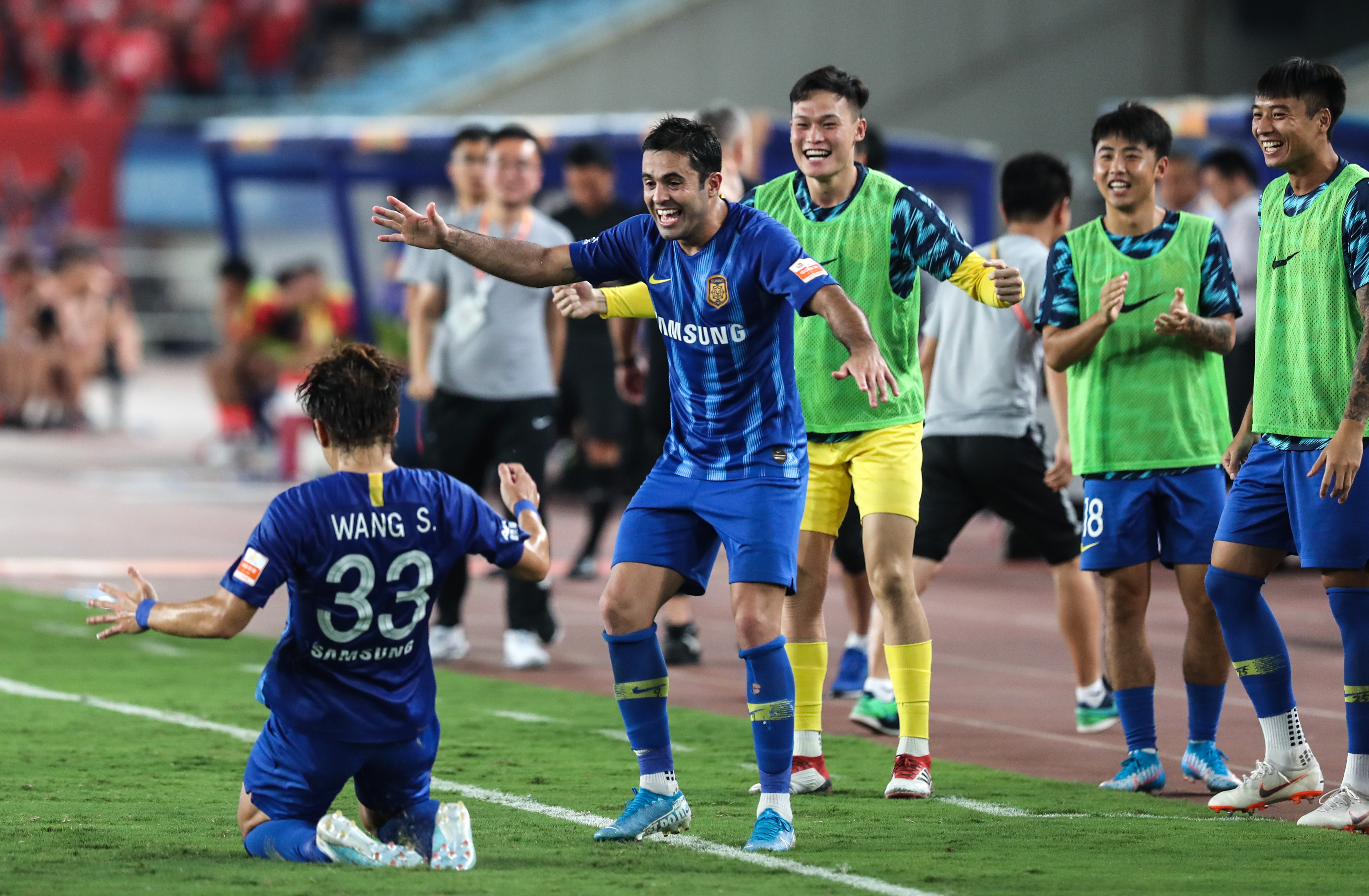 恒大遭遇卫冕冠军苏宁，迎来强强对话的简单介绍